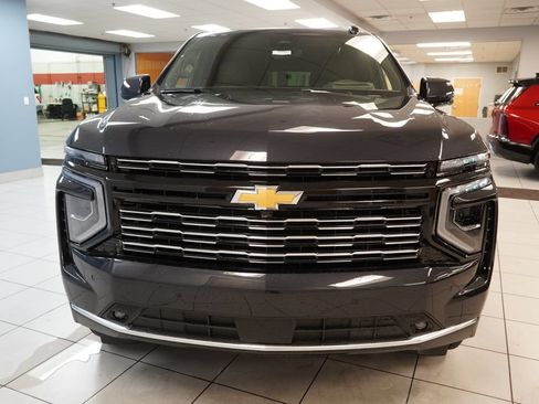 New 2026 Chevrolet Suburban High Country AWD/4WD image 18