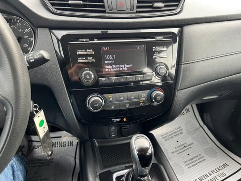 Used 2017 Nissan Rogue S image 23