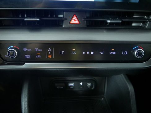 Used 2024 Kia Sportage EX AWD/4WD image 33