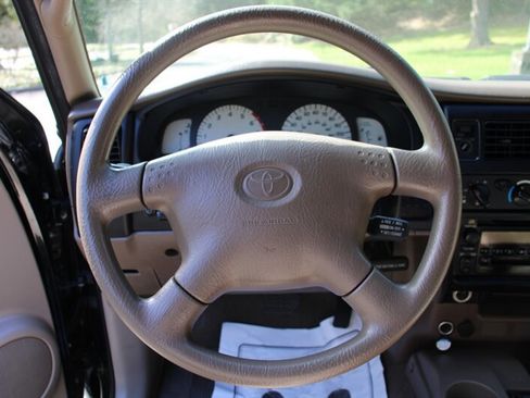 Used 2004 Toyota Tacoma PreRunner image 16