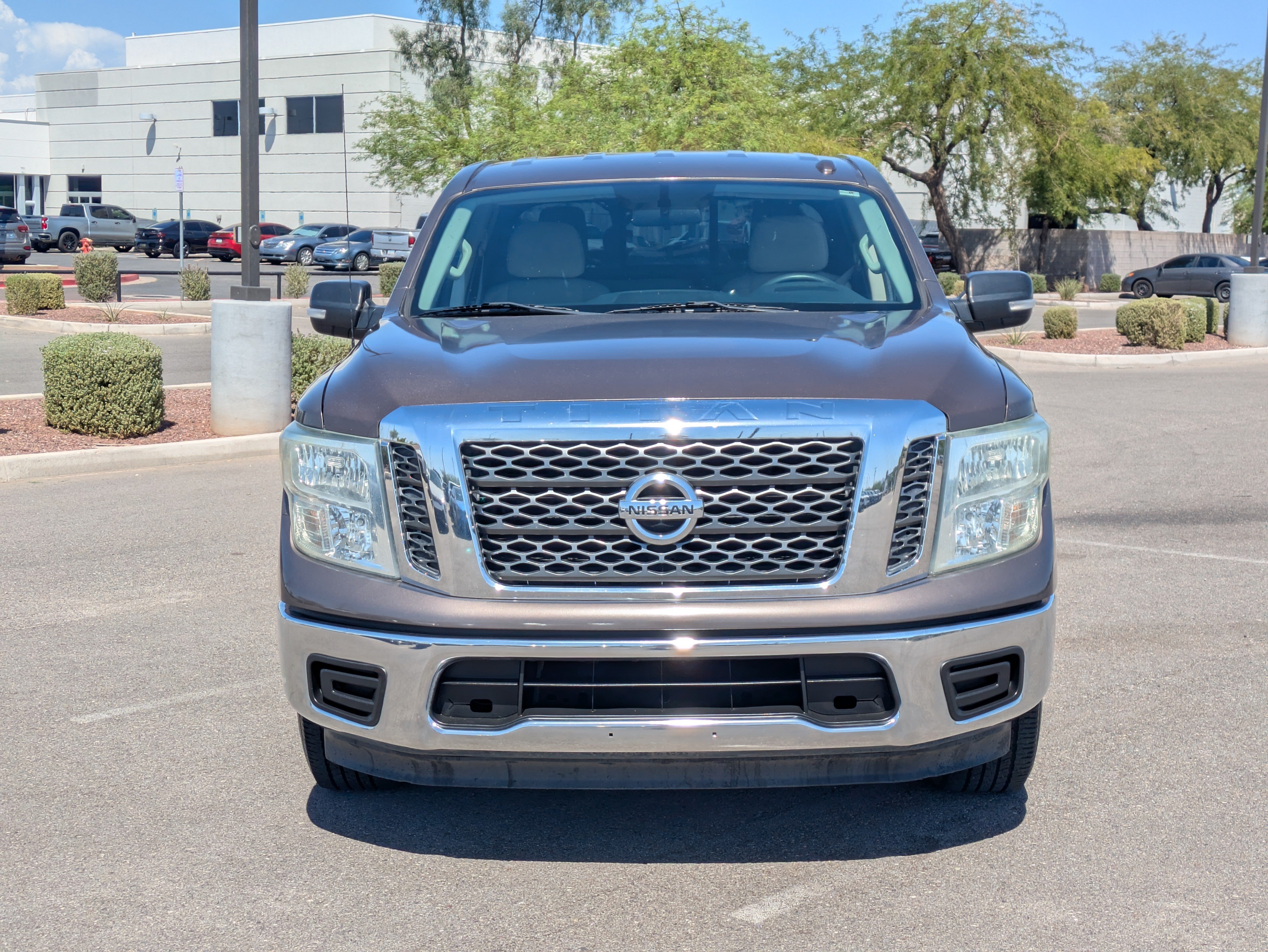 Used 2017 Nissan Titan SV RWD image 8