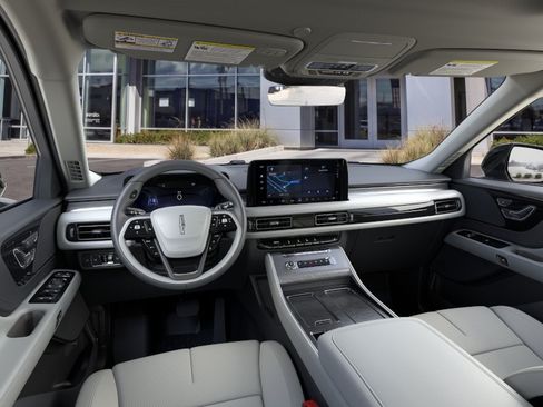 New 2026 Lincoln Aviator AWD w/ Jet Appearance Package image 33