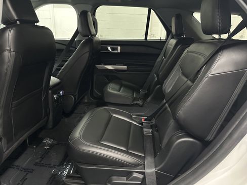 Used 2022 Ford Explorer XLT w/ Equipment Group 202A image 38