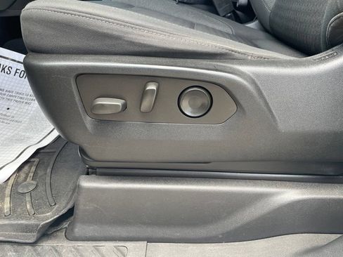 Used 2022 Chevrolet Silverado 1500 Custom RWD image 18