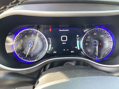 New 2026 Chrysler Pacifica Select image 16