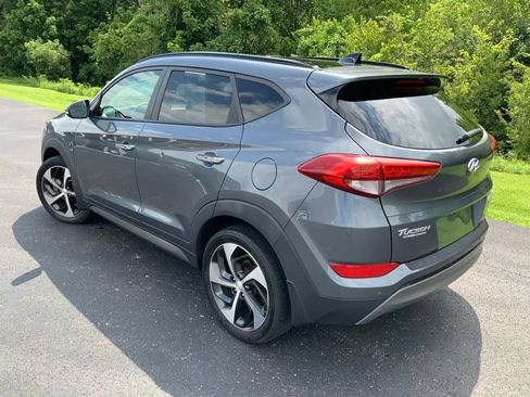 Used 2016 Hyundai Tucson Limited w/ Option Group 03 AWD/4WD image 9