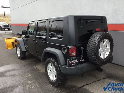 Used 2010 Jeep Wrangler Unlimited Sport image 7