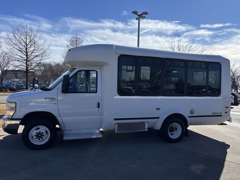 Used 2015 Ford E-350 and Econoline 350 Super Duty image 7