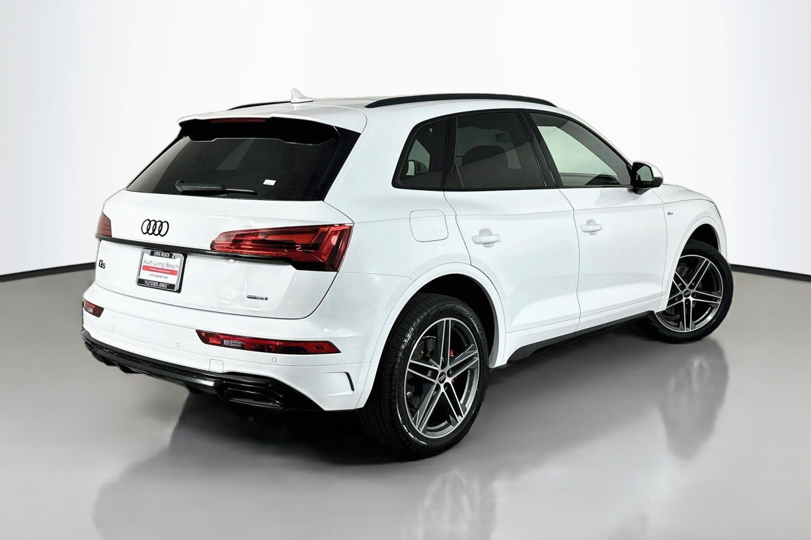 Used 2024 Audi Q5 e Premium Plus AWD/4WD image 14