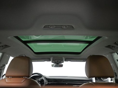 Used 2022 Audi Q8 Premium w/ Convenience Package image 18