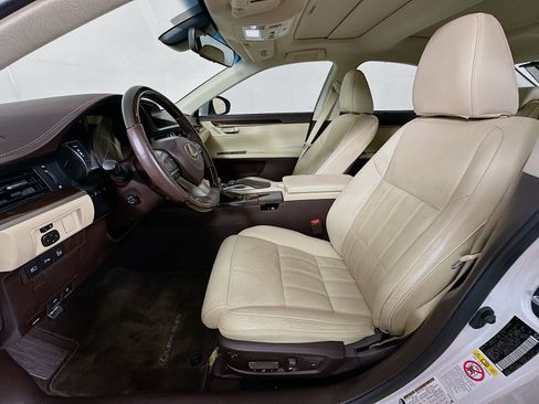 Used 2018 Lexus ES 350 w/ Ultra Luxury Package FWD image 13