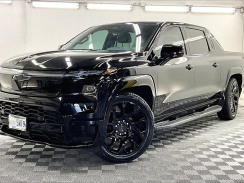 Used 2024 Chevrolet Silverado EV RST AWD/4WD image 1