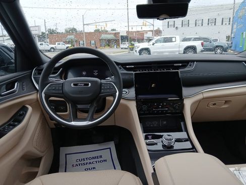 New 2025 Jeep Grand Cherokee L Limited w/ Luxury Tech Group II image 7