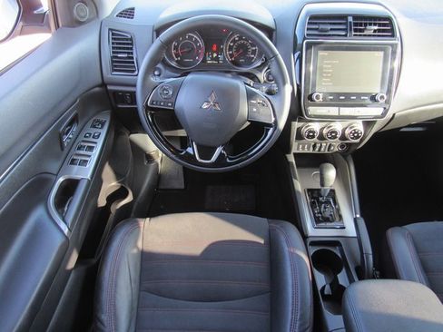 Used 2022 Mitsubishi Outlander Sport SE image 9