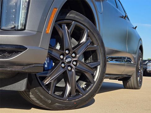 New 2026 Cadillac Optiq V w/ Magnus Launch Edition AWD/4WD image 8