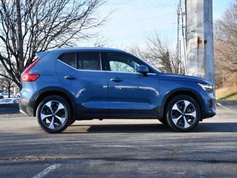 Certified 2025 Volvo XC40 B5 Plus image 8