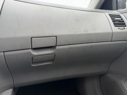 Used 2010 Toyota Corolla image 18