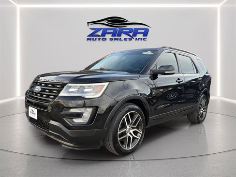 Used 2017 Ford Explorer Sport w/ Equipment Group 401A AWD/4WD image 3