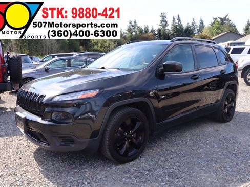 Used 2016 Jeep Cherokee Sport w/ Cold Weather Group FWD image 2