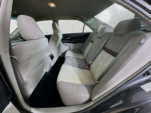 Used 2014 Toyota Camry LE image 25