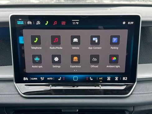 New 2026 Volkswagen Tiguan SE image 36