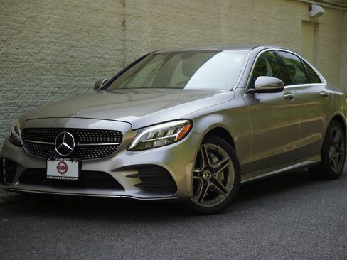 Used 2020 Mercedes-Benz C 300 4MATIC Sedan image 2