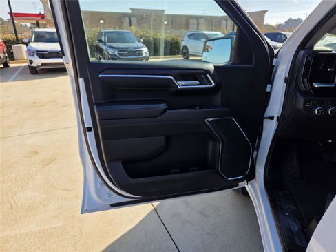 Used 2024 GMC Sierra 1500 SLT image 11