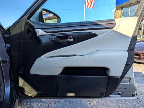 Used 2013 Lexus LS 460 AWD image 30