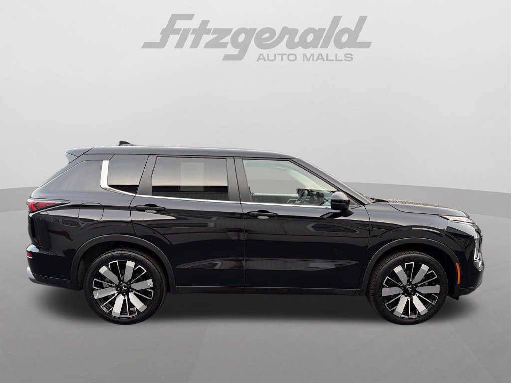 Used 2025 Mitsubishi Outlander SE AWD/4WD image 8