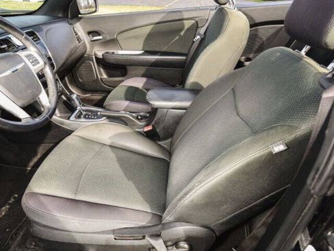 Used 2012 Chrysler 200 Touring FWD image 38