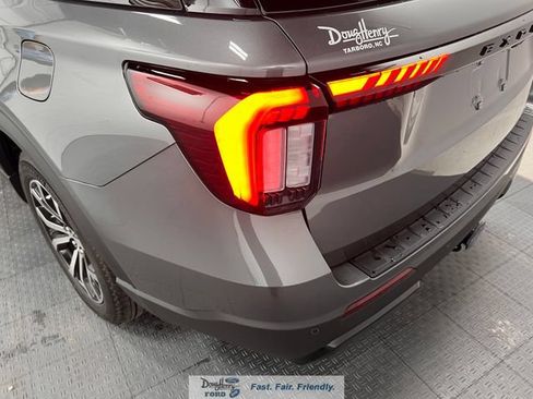 New 2026 Ford Explorer ST-Line RWD image 12
