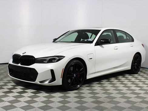 Used 2023 BMW 330e w/ M Sport Package image 3
