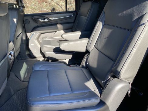 Used 2022 GMC Yukon XL Denali w/ Denali Ultimate Package image 8