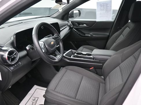 Used 2025 Chevrolet Equinox LT AWD/4WD image 23