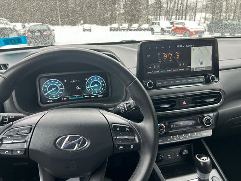 Used 2022 Hyundai Kona Limited image 19