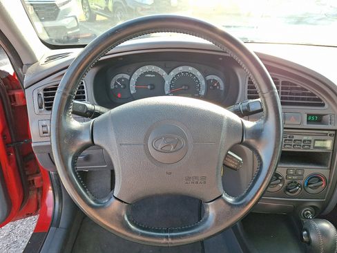 Used 2003 Hyundai Elantra GLS FWD image 18