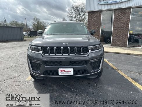 New 2026 Jeep Grand Cherokee L Limited AWD/4WD image 2