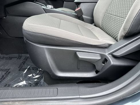 Used 2022 Ford Escape SE FWD image 16