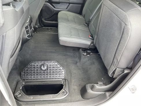 Used 2022 RAM 1500 Big Horn AWD/4WD image 32
