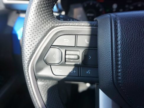 Used 2025 Toyota Tacoma TRD Sport AWD/4WD image 8