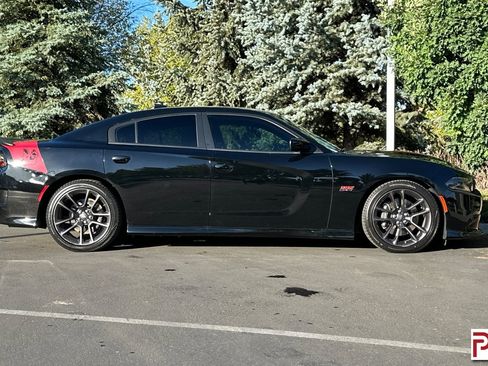 Used 2020 Dodge Charger Scat Pack image 3
