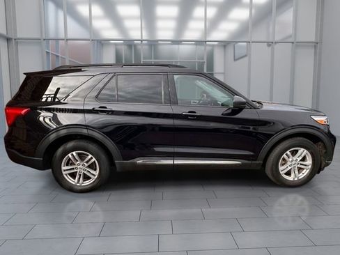 Used 2023 Ford Explorer XLT w/ Equipment Group 202A AWD/4WD image 2