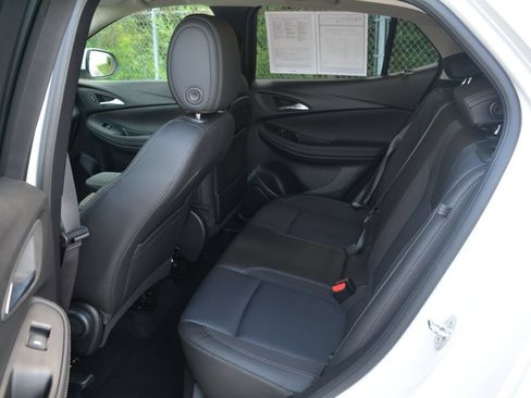 Used 2022 Buick Encore GX Preferred w/ Sport Touring Package FWD image 20