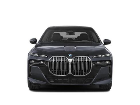 Used 2023 BMW 740i image 7