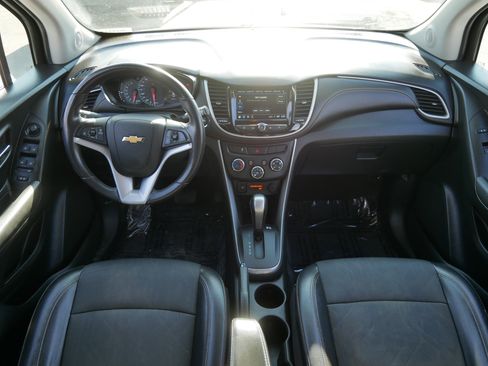 Used 2018 Chevrolet Trax LT w/ LT Convenience Package image 10