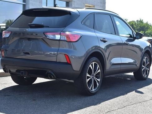 Used 2022 Ford Escape SEL w/ Technology Package AWD/4WD image 18