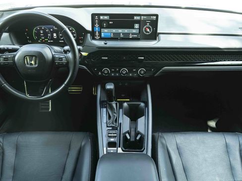 Used 2025 Honda Accord Sport image 26
