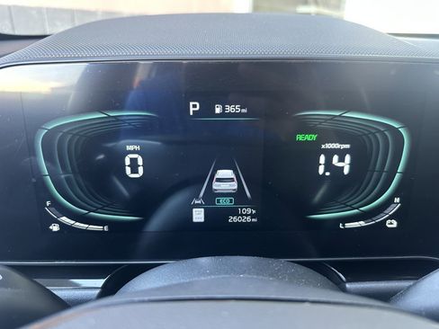 Used 2023 Kia Niro EX Touring image 17