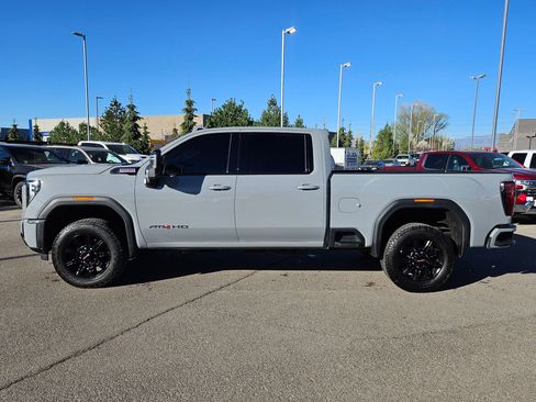 Used 2025 GMC Sierra 2500 AT4 image 7
