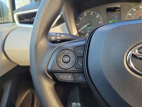 Used 2025 Toyota Corolla LE image 16